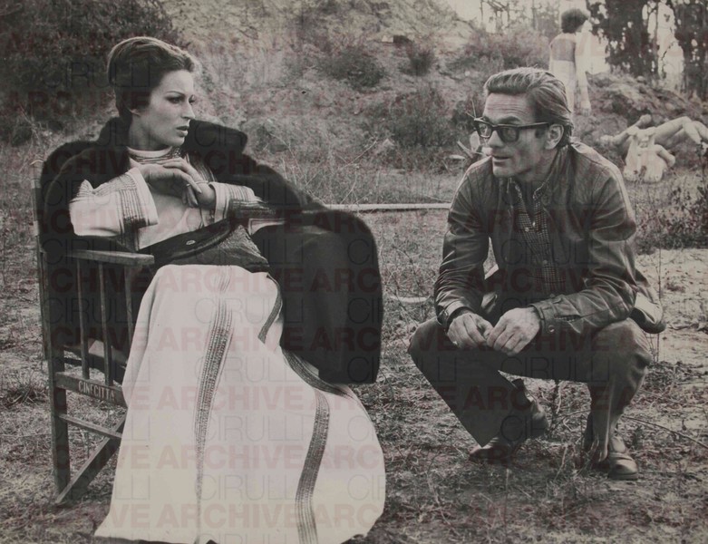 Pier Paolo Pasolini e Silvana Mangano durante la lavorazione del film “Edipo Re”