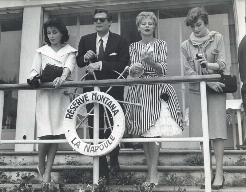 Anouk Aimé, Marcello Mastroianni, Giulietta Masina, Yvonne Fourneaux a Cannes durante la presentazione  del film “La dolce vita” di Federico Fellini.